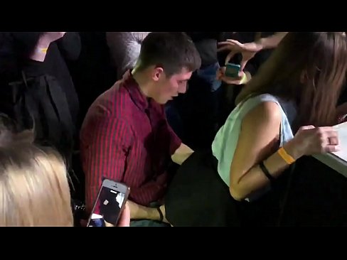 ❤️ Äkta sex på en rysk nattklubb. 18-årig rysk tjej i anus och vagina knullad på en nattklubb. ☑  Sex at sv.pornoxlxx.ru ️❤